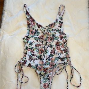 Kittenish by Jessie James Decker floral one piece
